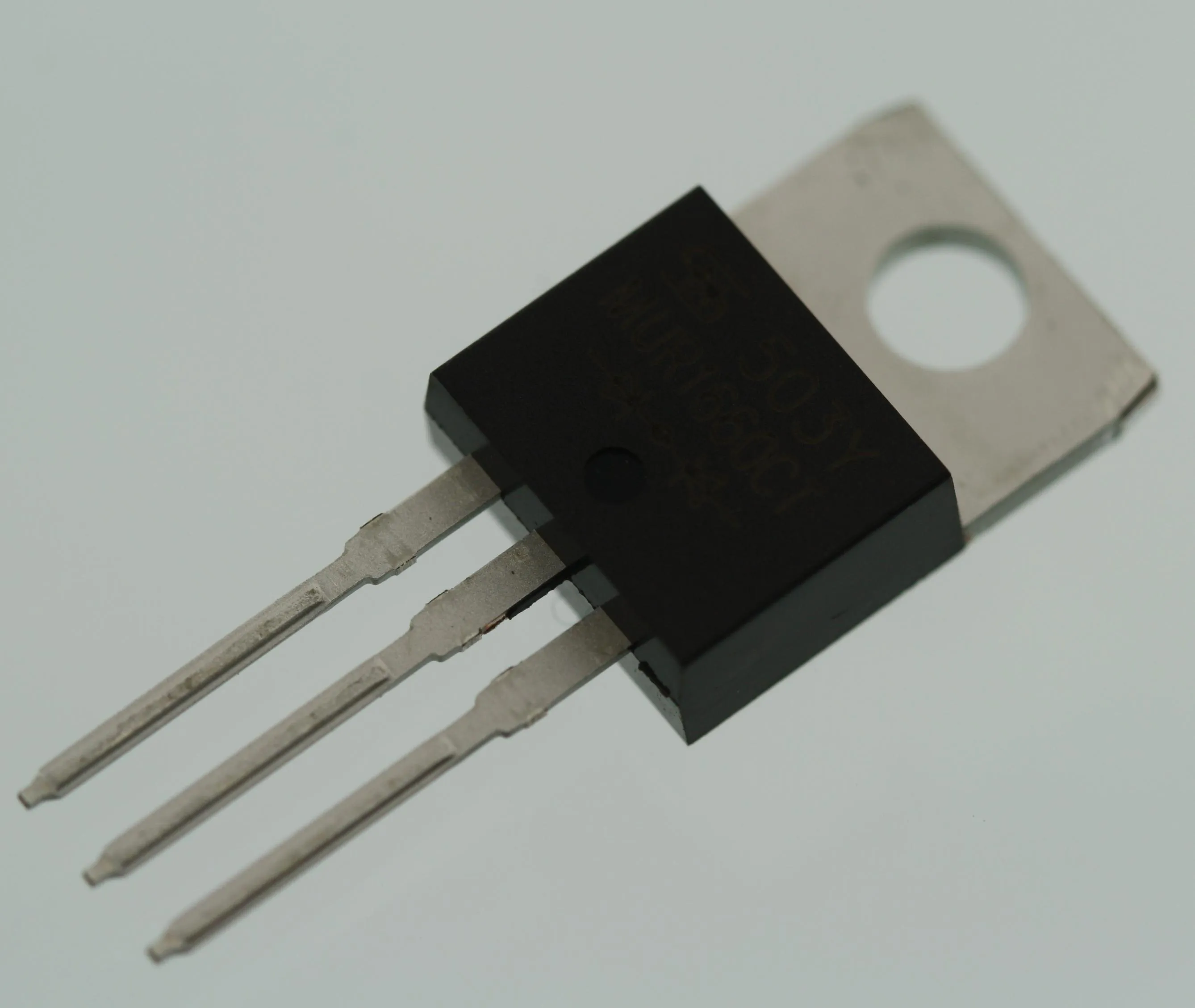 Super Fast Diode 600V 16A(2x8) TO220AB