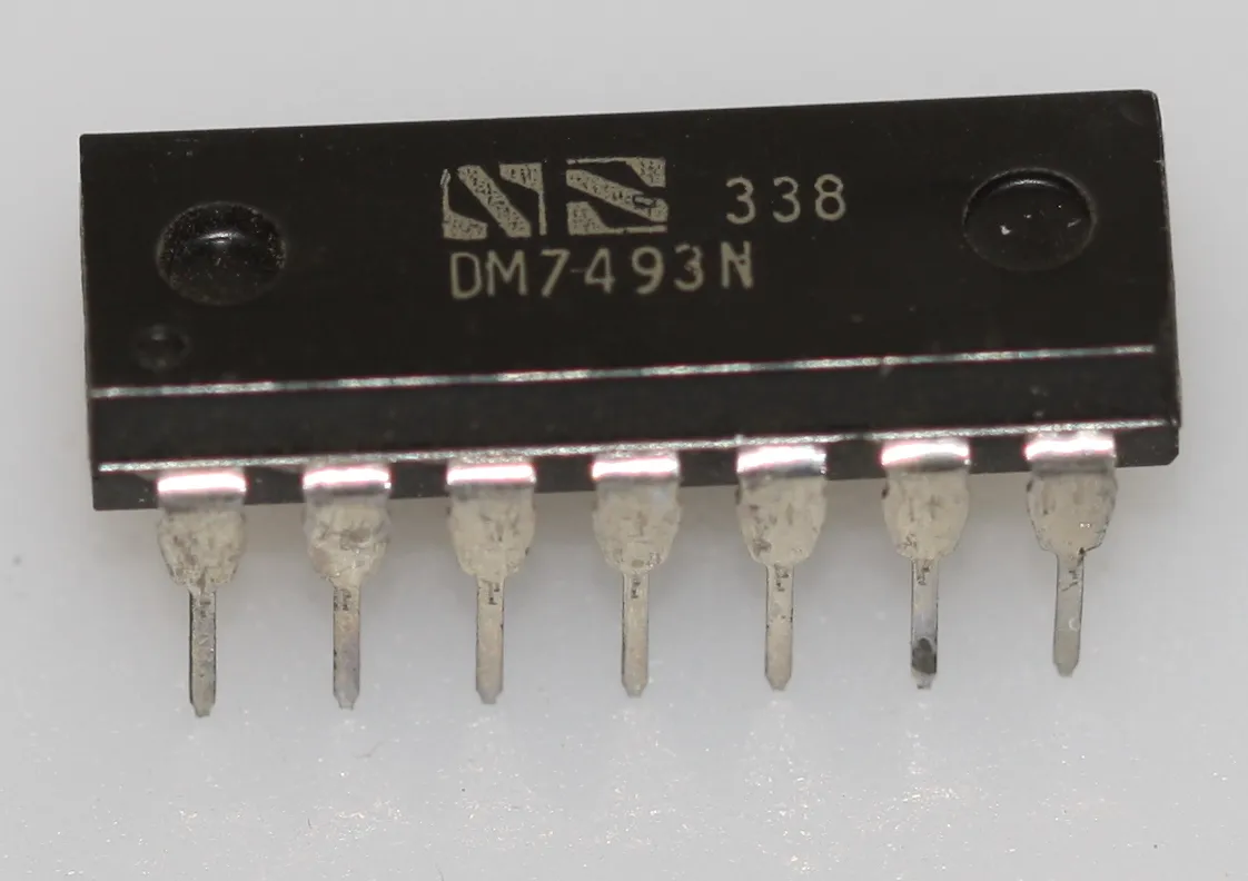 Logic IC 4-Bit Binary Counter DIL-14