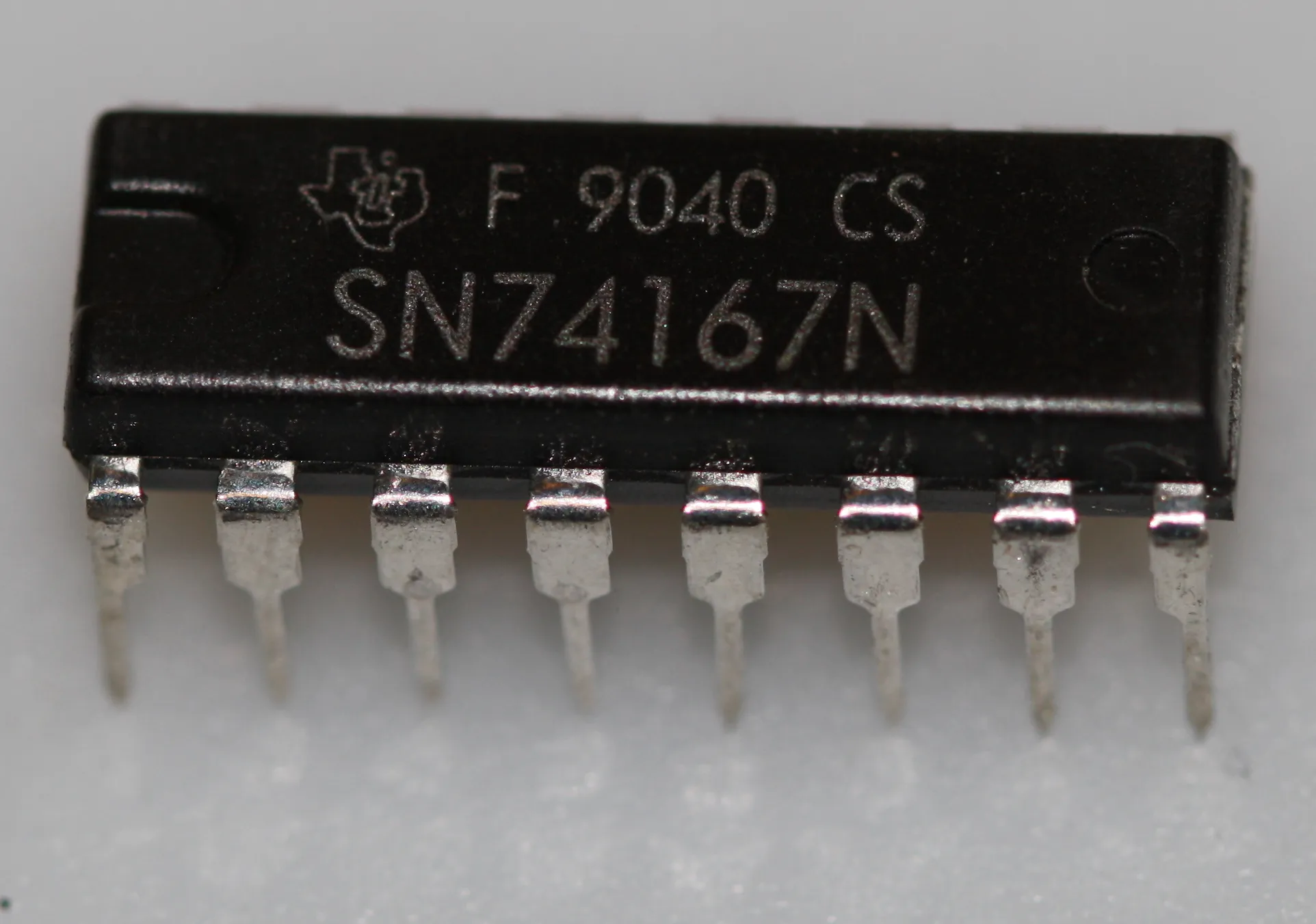 Synchronous decade rate multiplier DIP-16