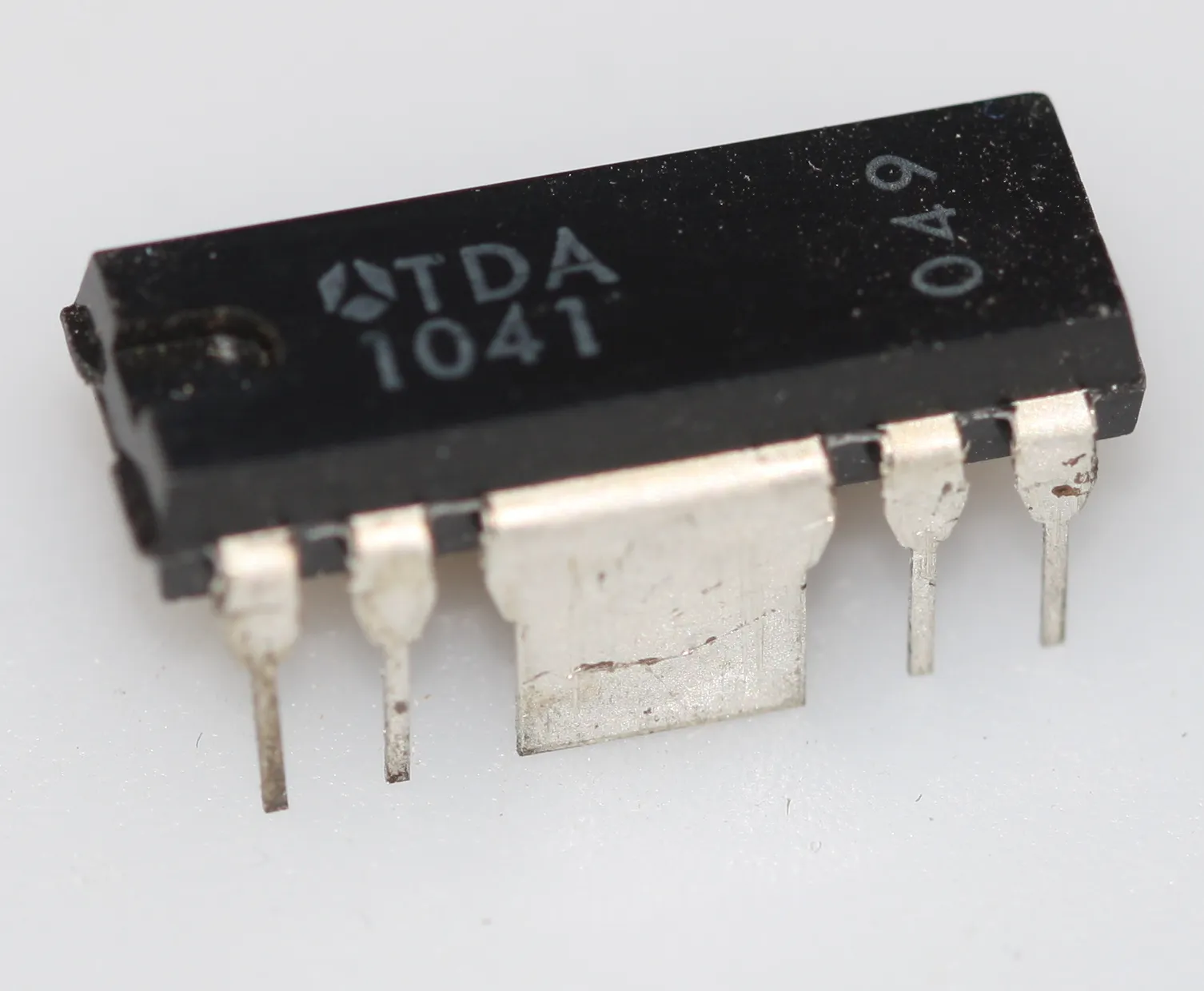 Motor Speed Control. 1,4W DIP-8+B