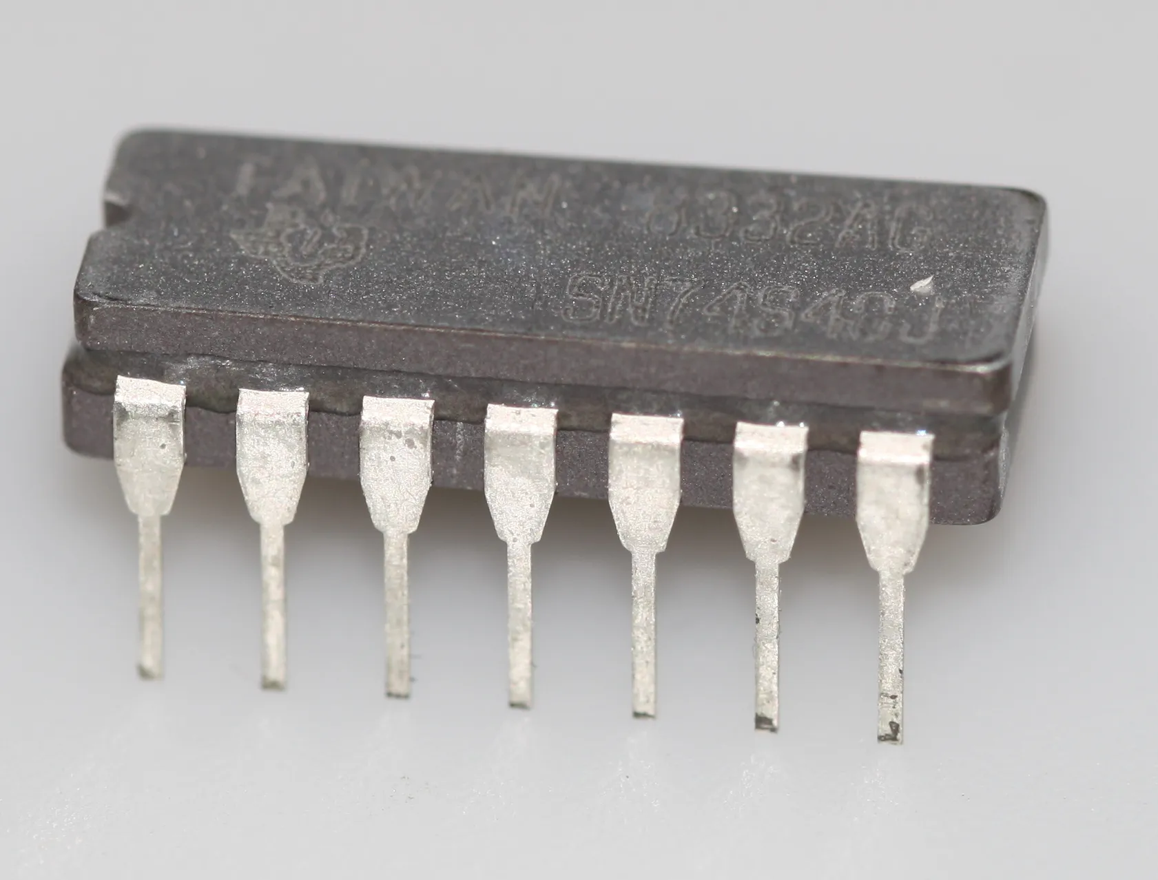 Dual 4-input NAND buffer DIP-14