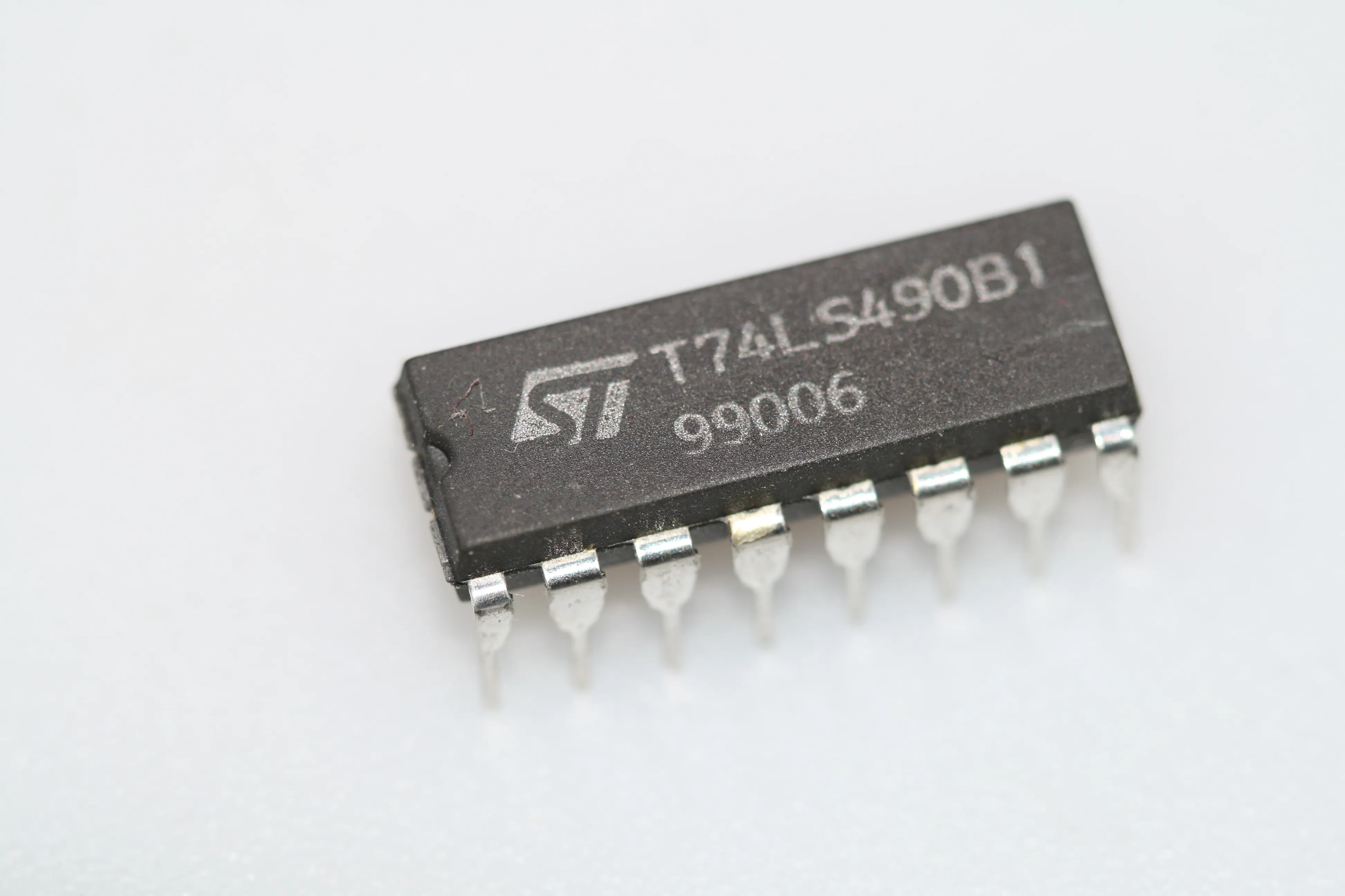 Dual decade counter DIP-16