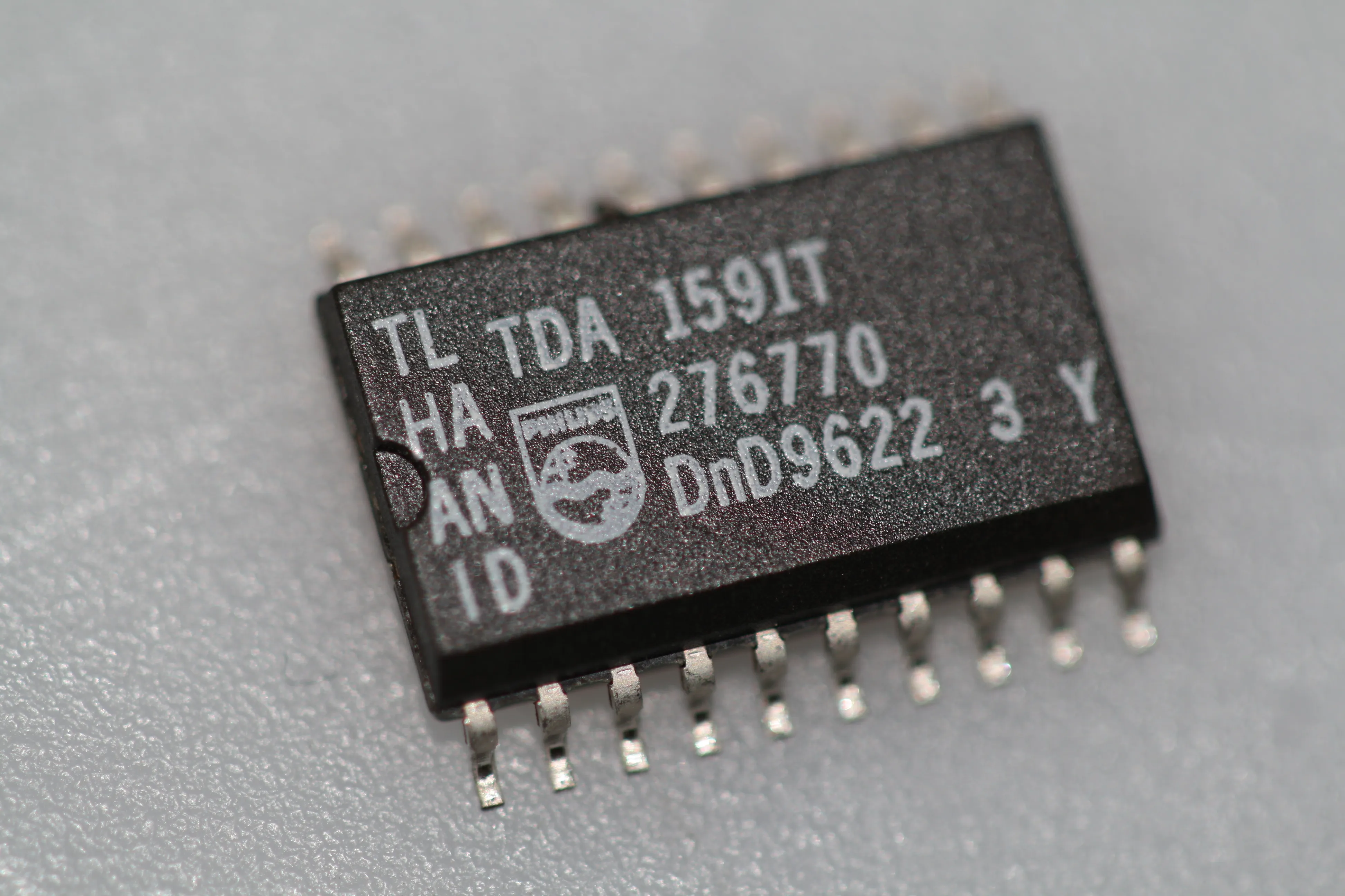 [135436] PLL stereo decoder and noise blanker. SO-20