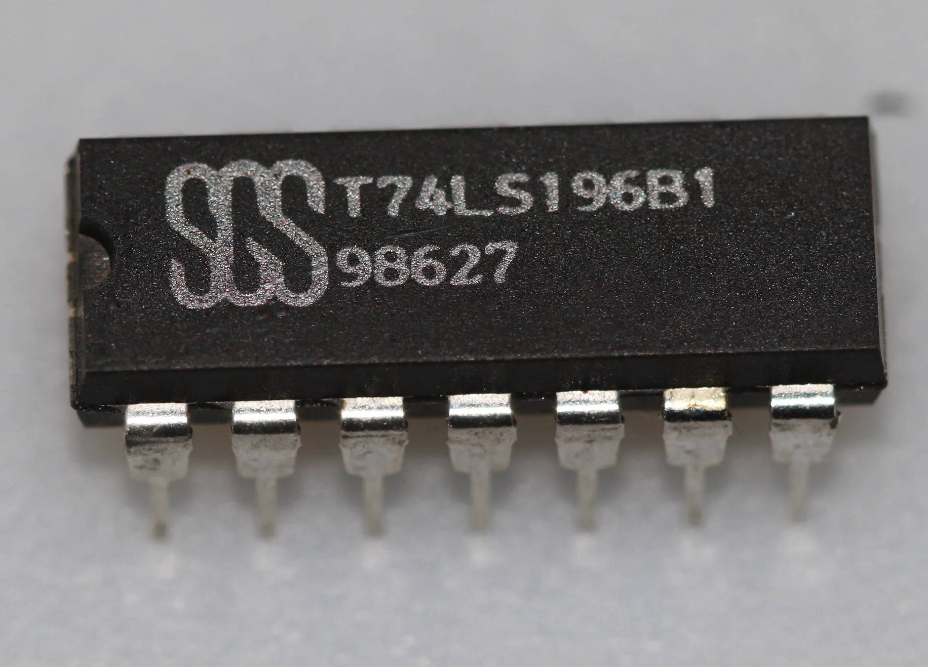 [131716] presettable decade counter/latch DIP-14