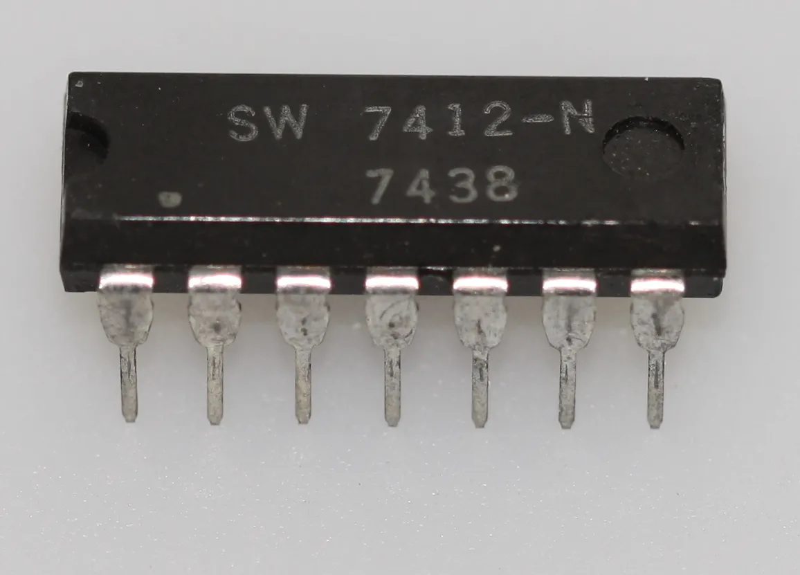 [131719] Triple 3-input NAND gate with open collector outputs DIP-14