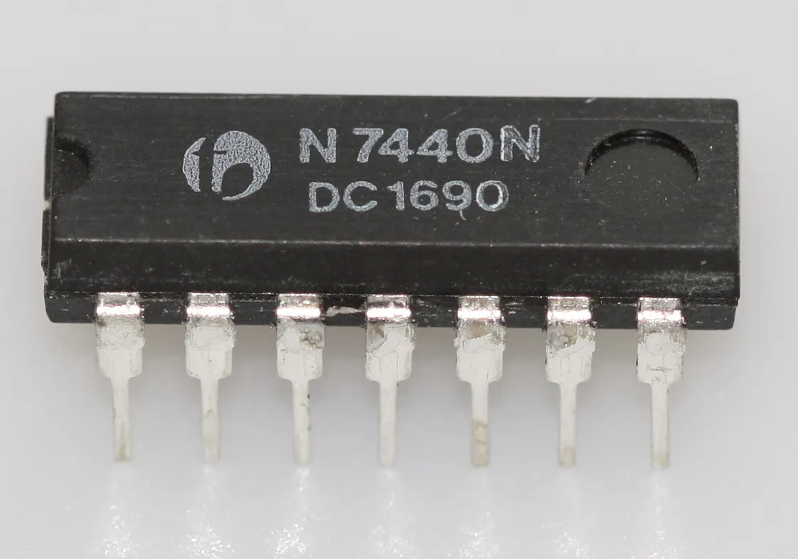 [131726] Dual 4-input NAND buffer DIP-14