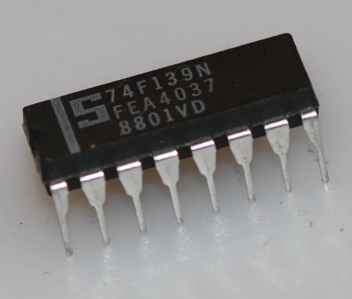 [132318] Dual 2 to 4-line decoder/demultiplexer DIP-16