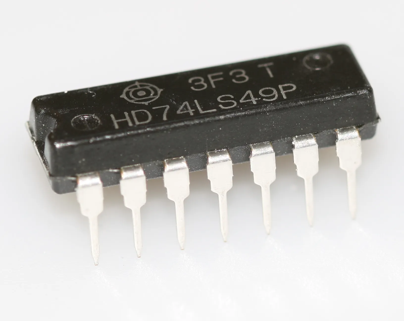 [132533] BCD to 7-segment decoder/driver DIP-14