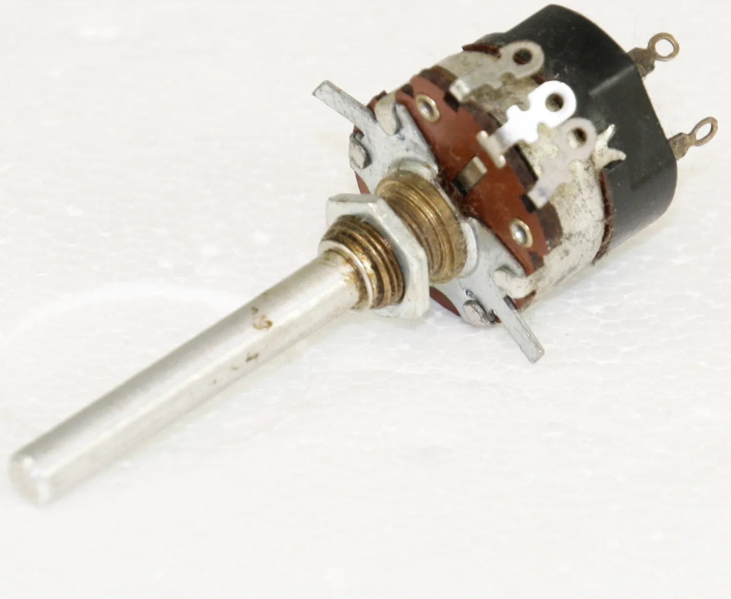 [152012] Potentiometer m/drejeafbryder, 2K2A Lin. mono