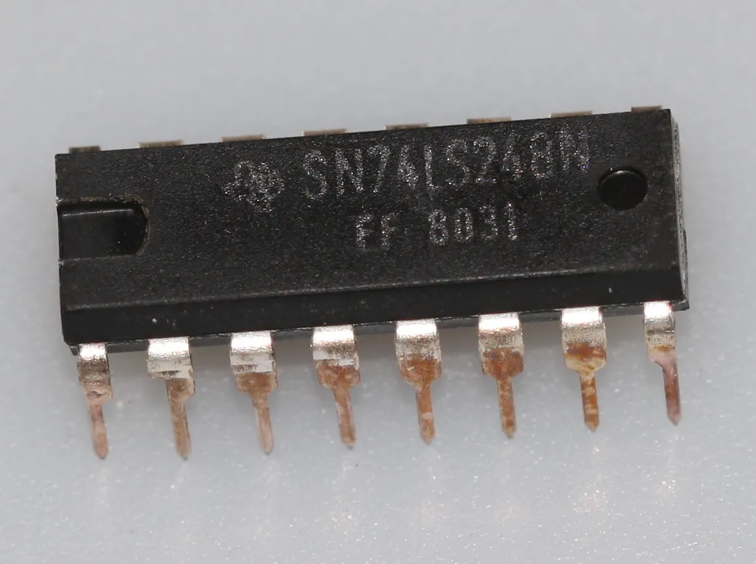 [131504] BCD to Seven Segment Decoders/Drivers DIP-16