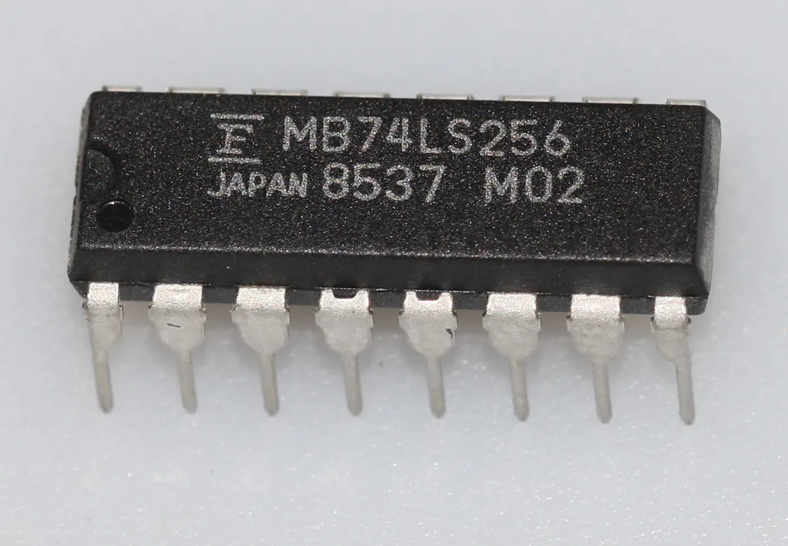 [131509] Dual 4-Bit Addressable Latch DIP-16