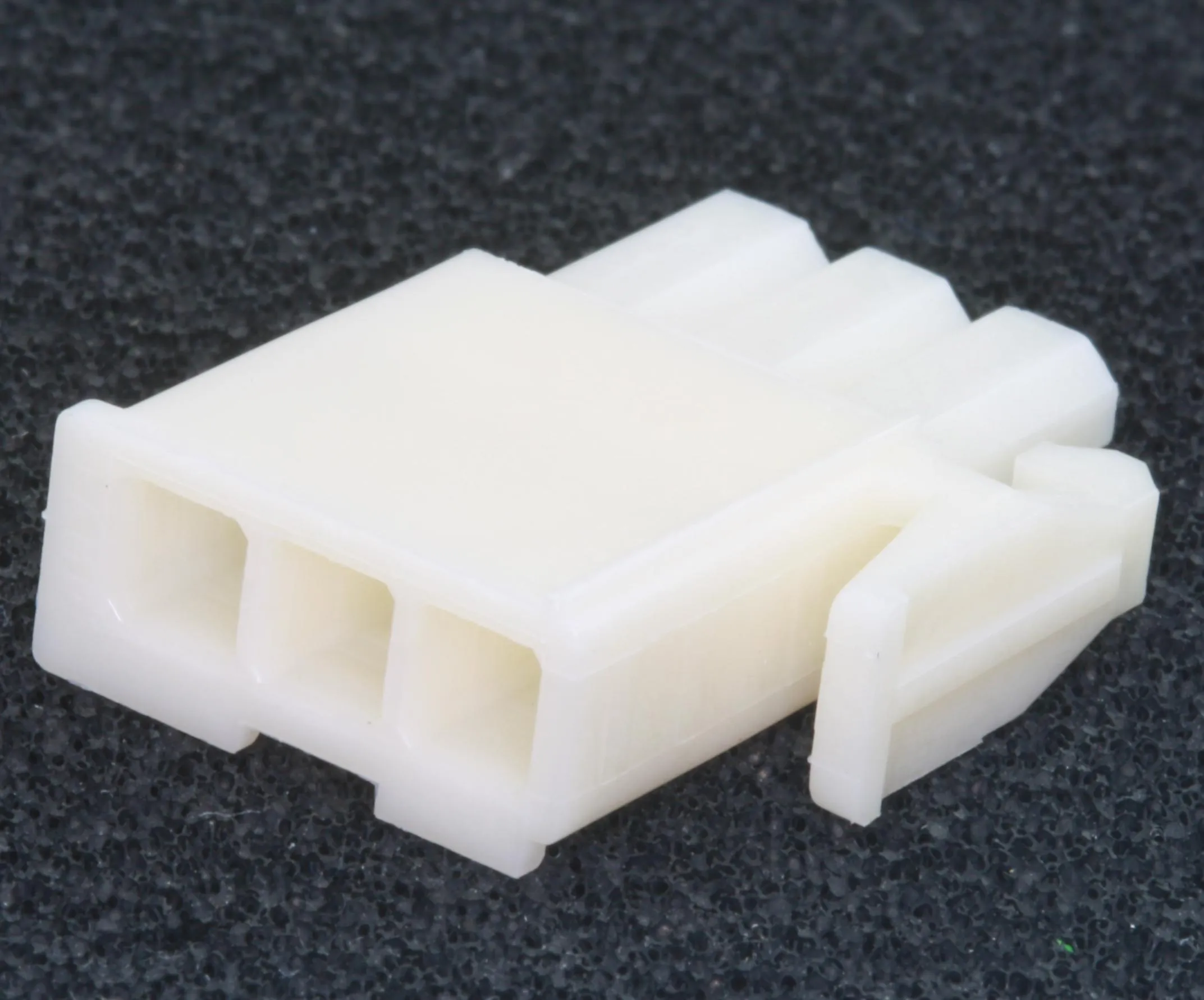 Plug Housing, 3-Pole, 1-Row HAN | B2C