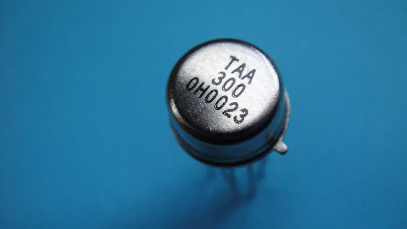 33553