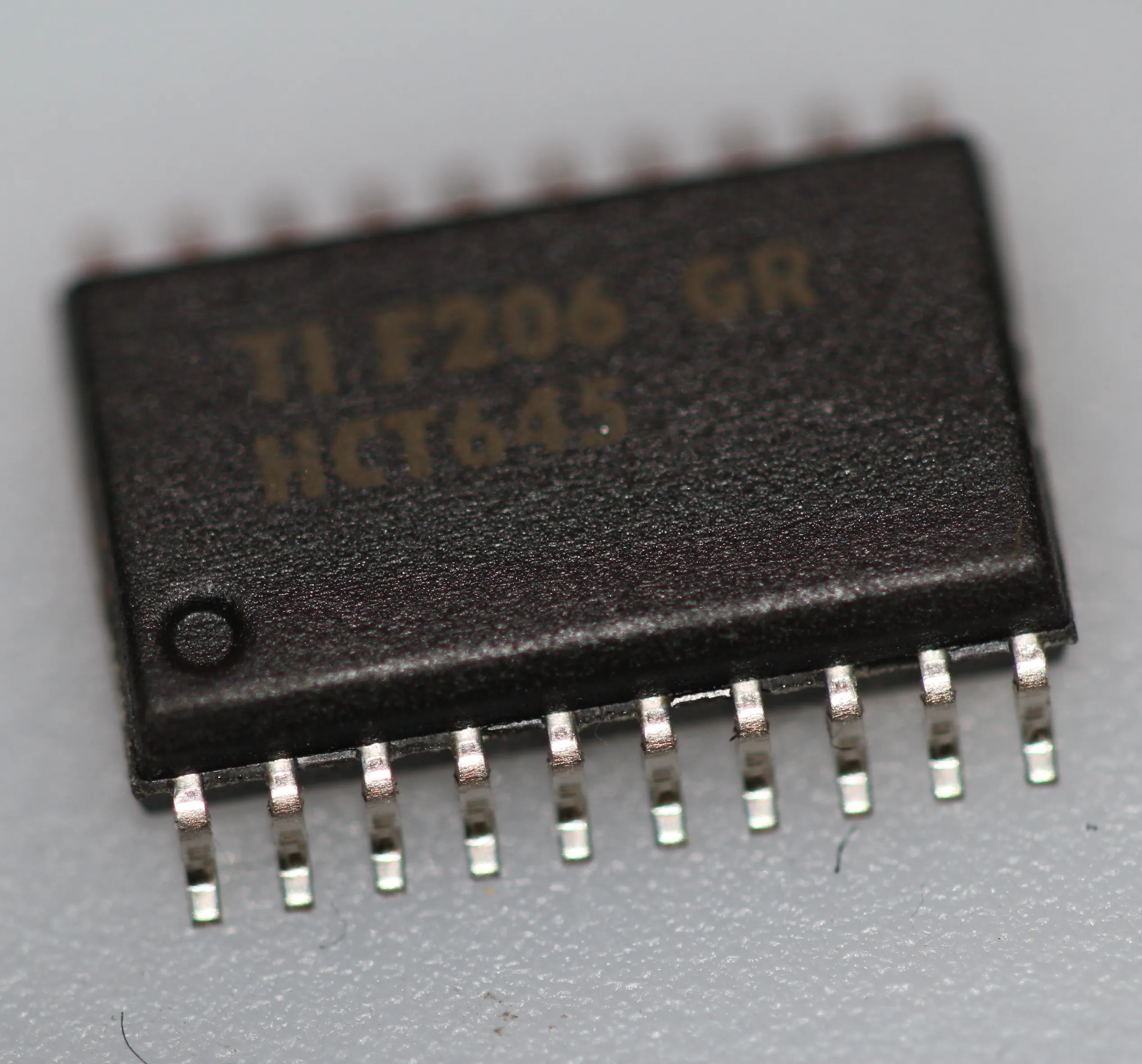 High-speed Si-gate CMOS SO-20