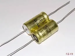 470µF 8V axial elektrolytkondensator Ø=8,5x18mm.