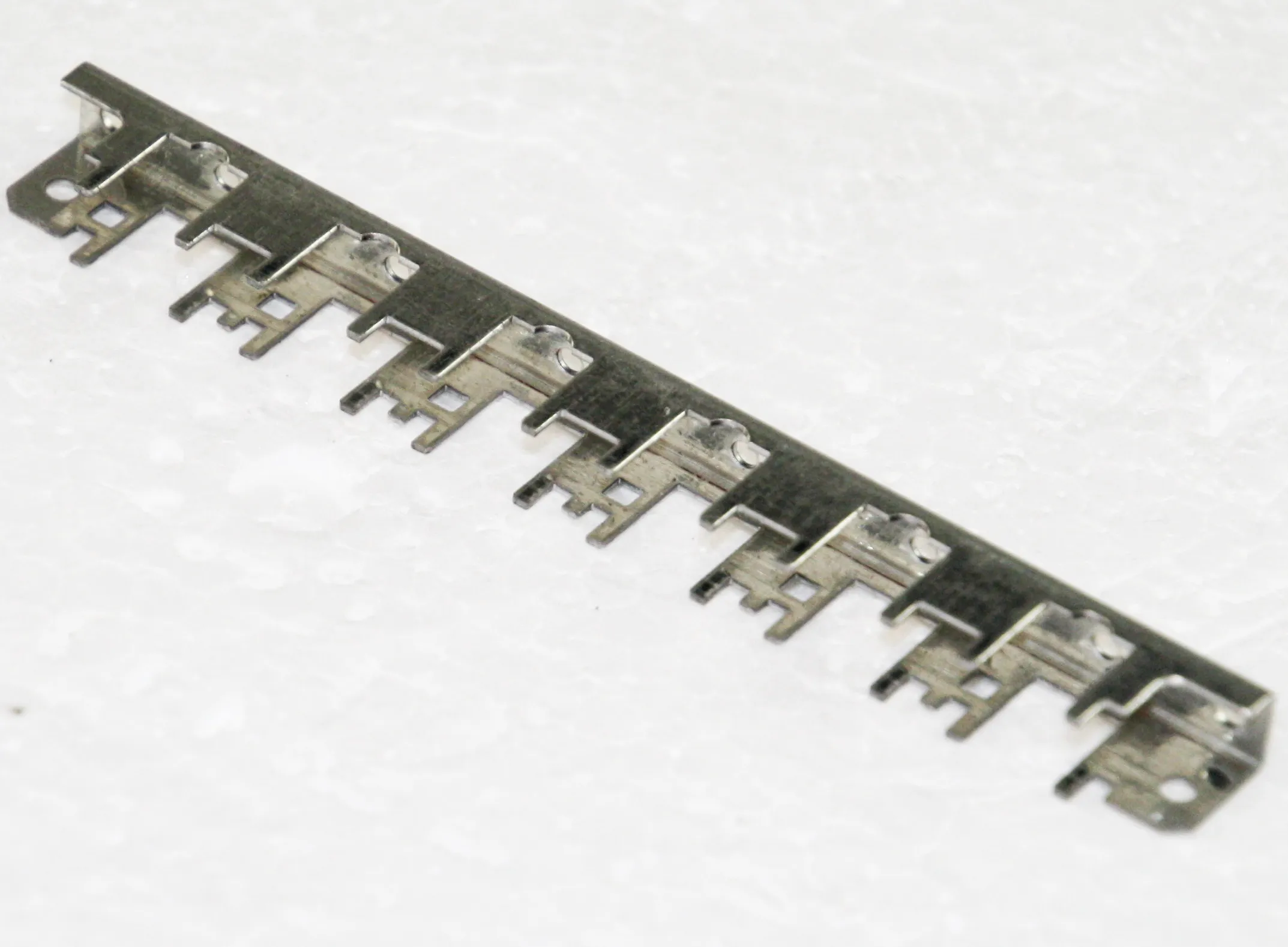 Schadow skinne for 6 kontakter