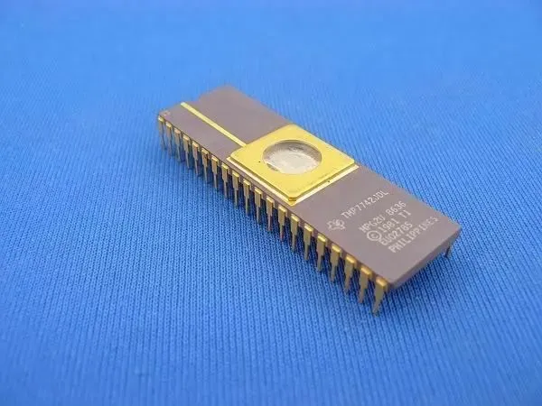 Microcontroller DIL40
