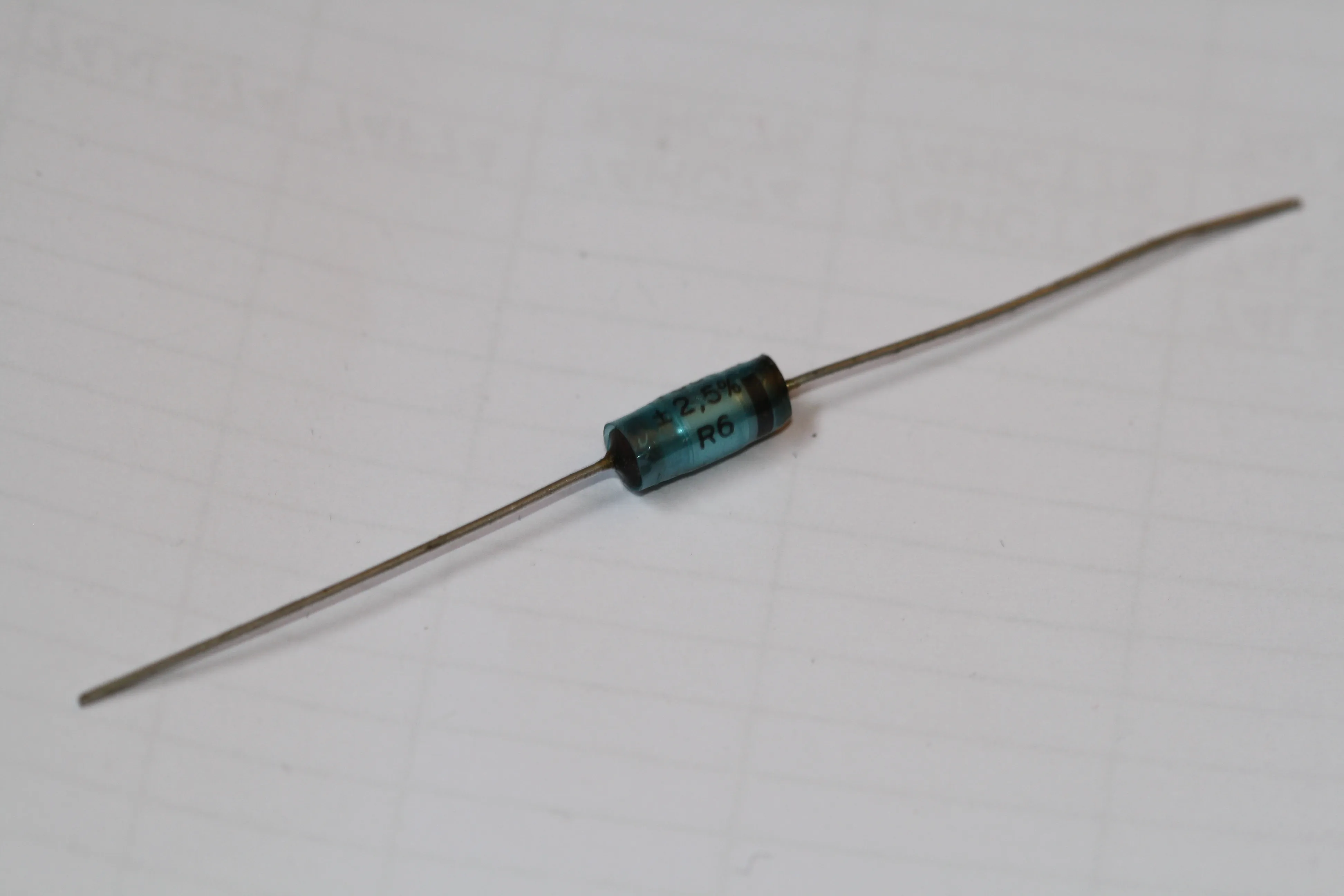 130nF  63V axial styroflex kond. 2,5%