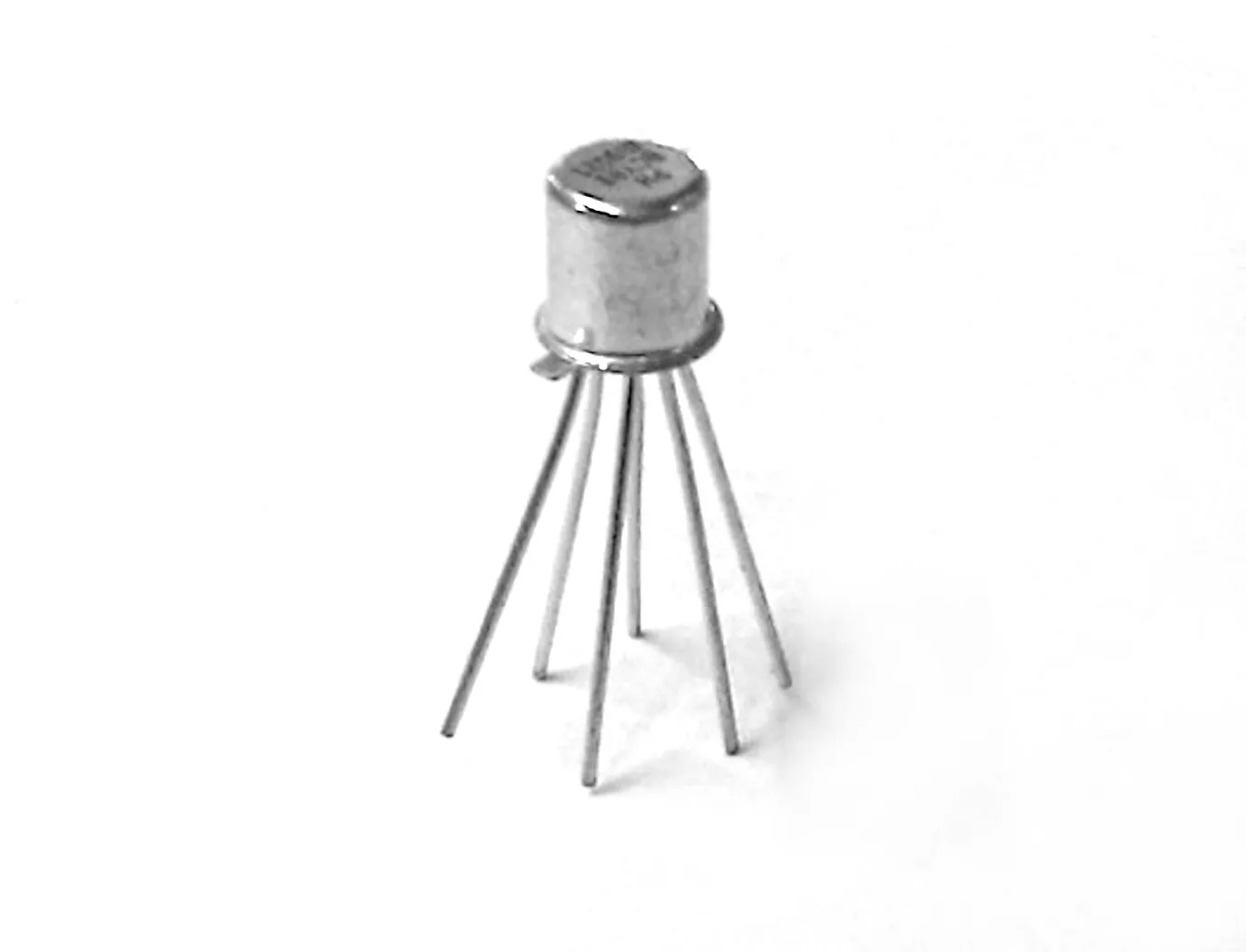 NPN 45V 30mA 0,15W TO-71