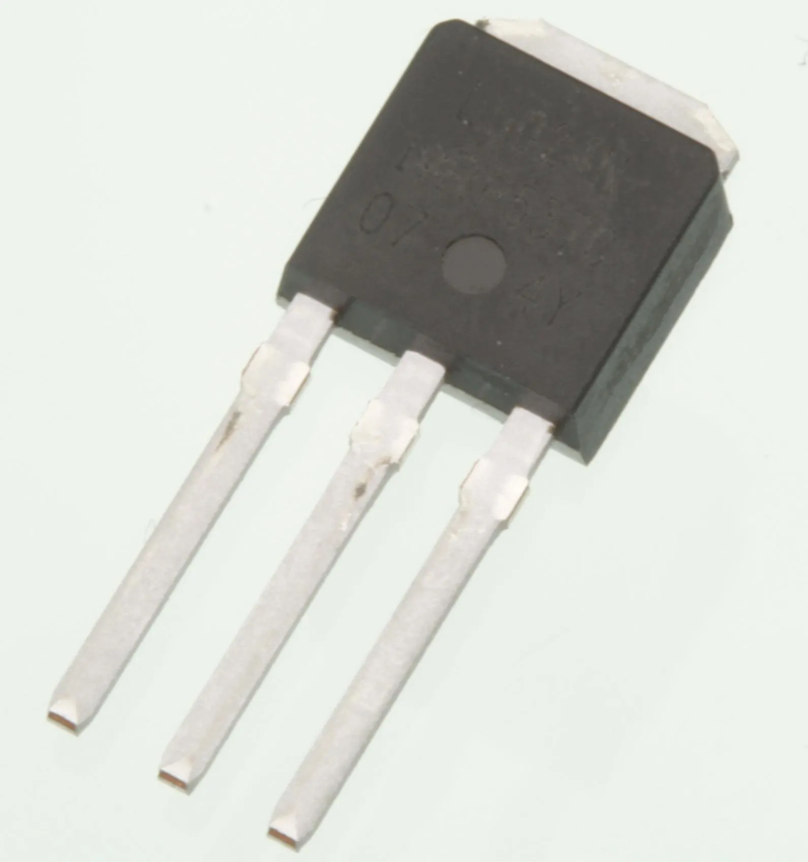 N-LogL 55V 17A 45W 0,065R TO251AA
