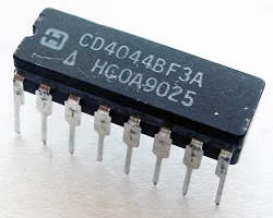 Quad Clocked D Latch DIP-16