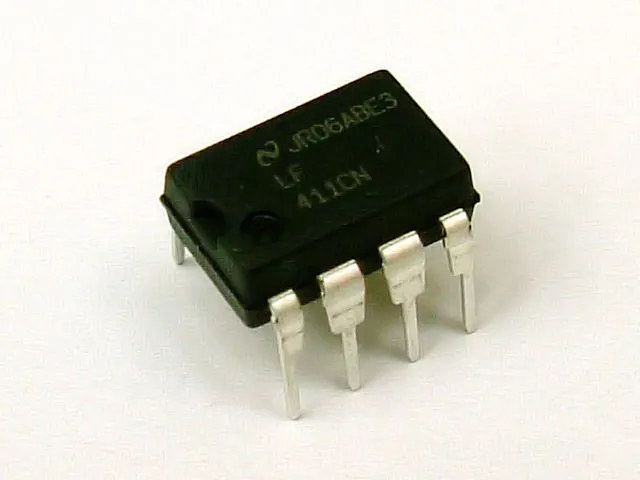 Op-Amp JFET +-18V 13V/us DIP-8