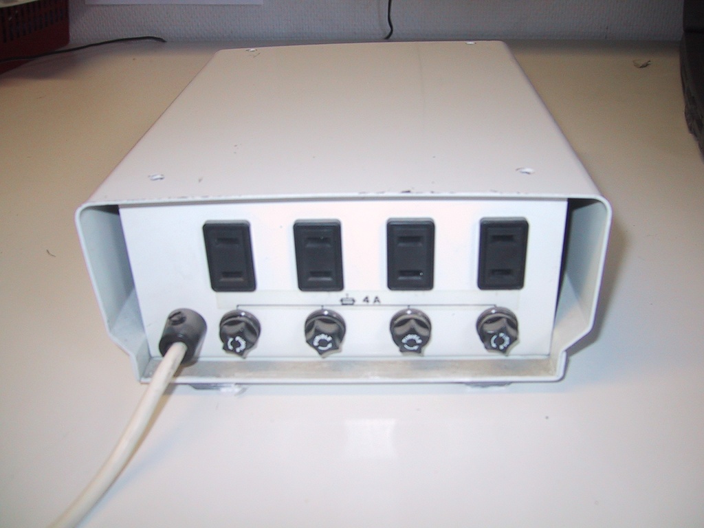 Transformator, 12VAC 200VA - 4 udtag med sikring - BRUGT!