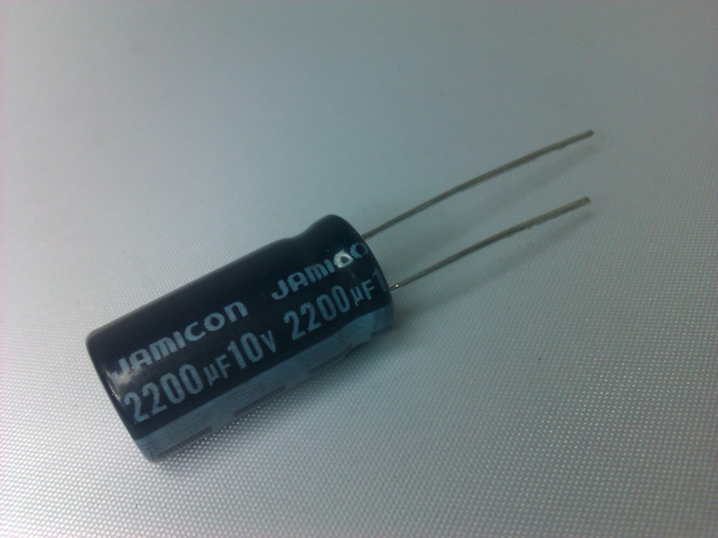 El-Capacitor 2200µF/10V-P5-10x20