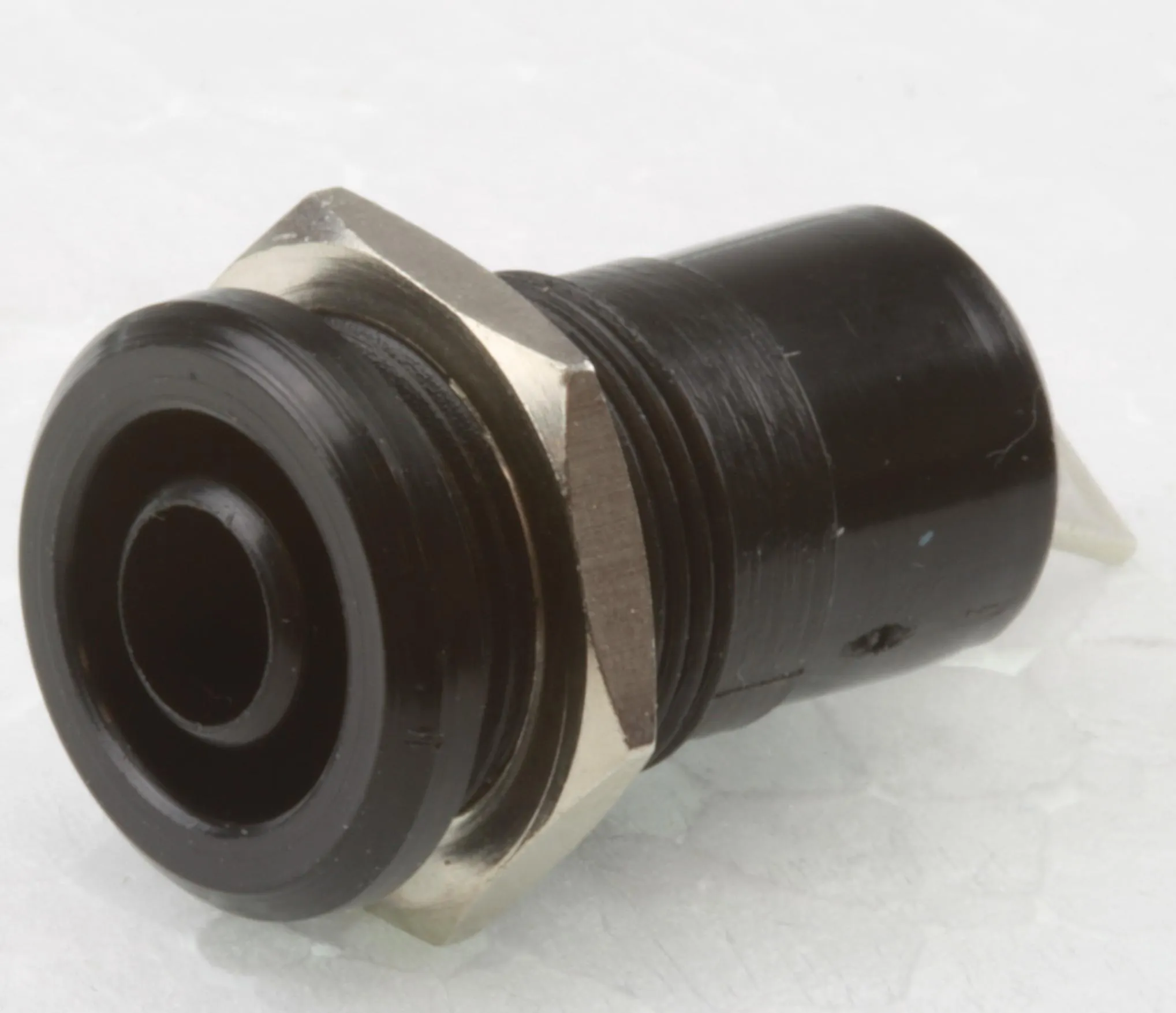 Safety socket ø 4 mm black CAT III