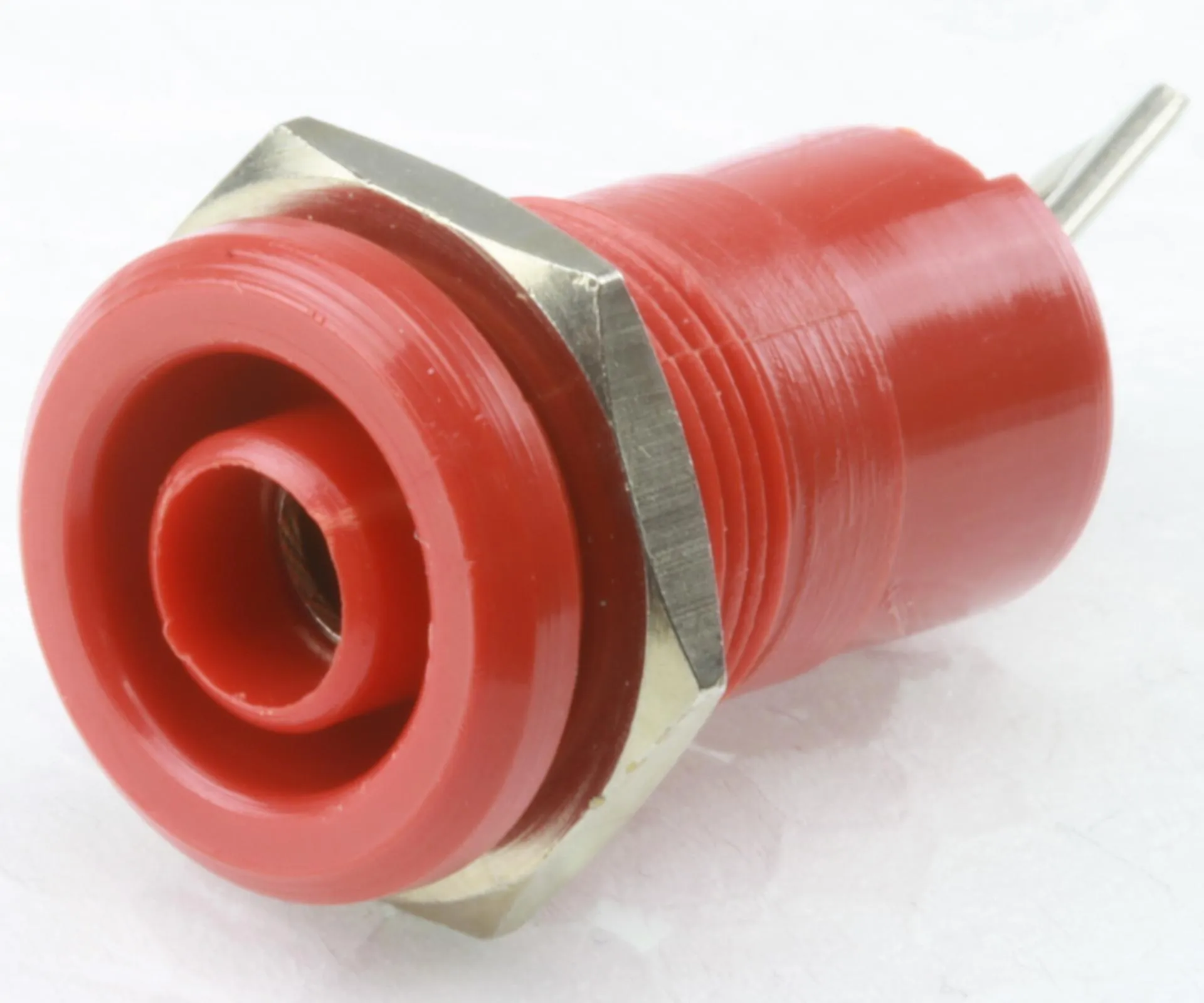 Safety socket ø 4 mm Red CAT III