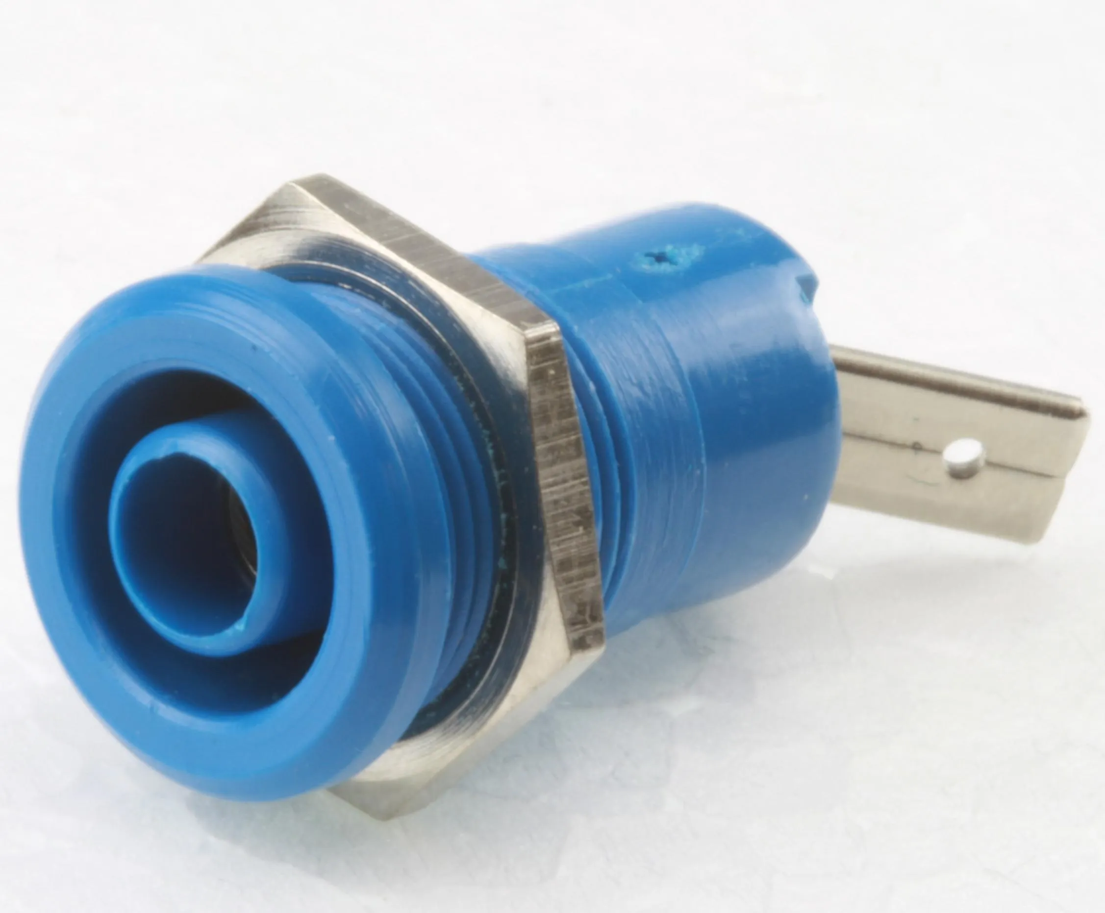 Safety socket ø 4 mm Blue CAT III