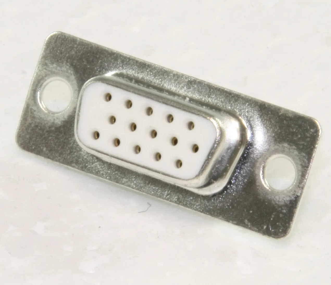 HD-D-Sub Sockets 15-Pole Solder Cup