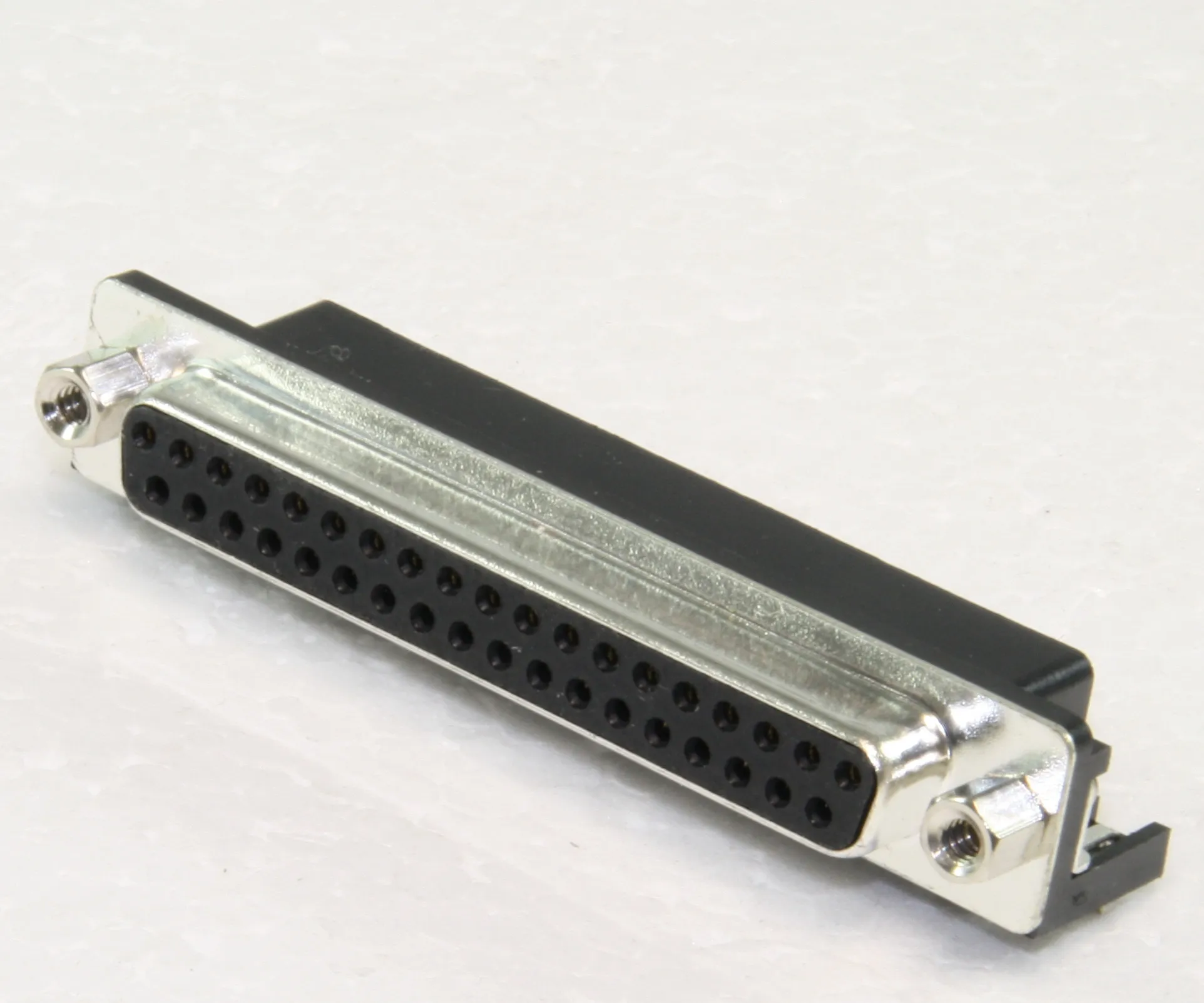 D-Sub-Socket 37-Pole Solder Pin 90¤ Vinkel