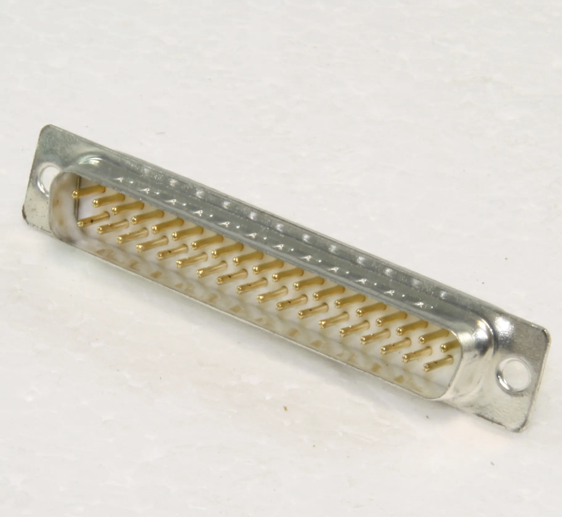 D-Sub-Plug 37-Pole Solder Pin