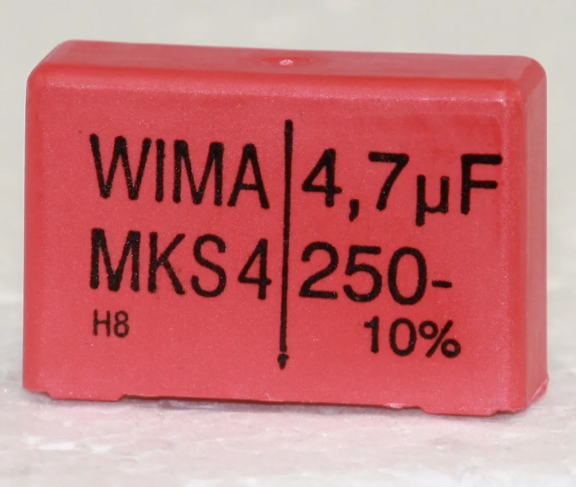 MKT Capacitor 4,7uF 250V 10% P27,5