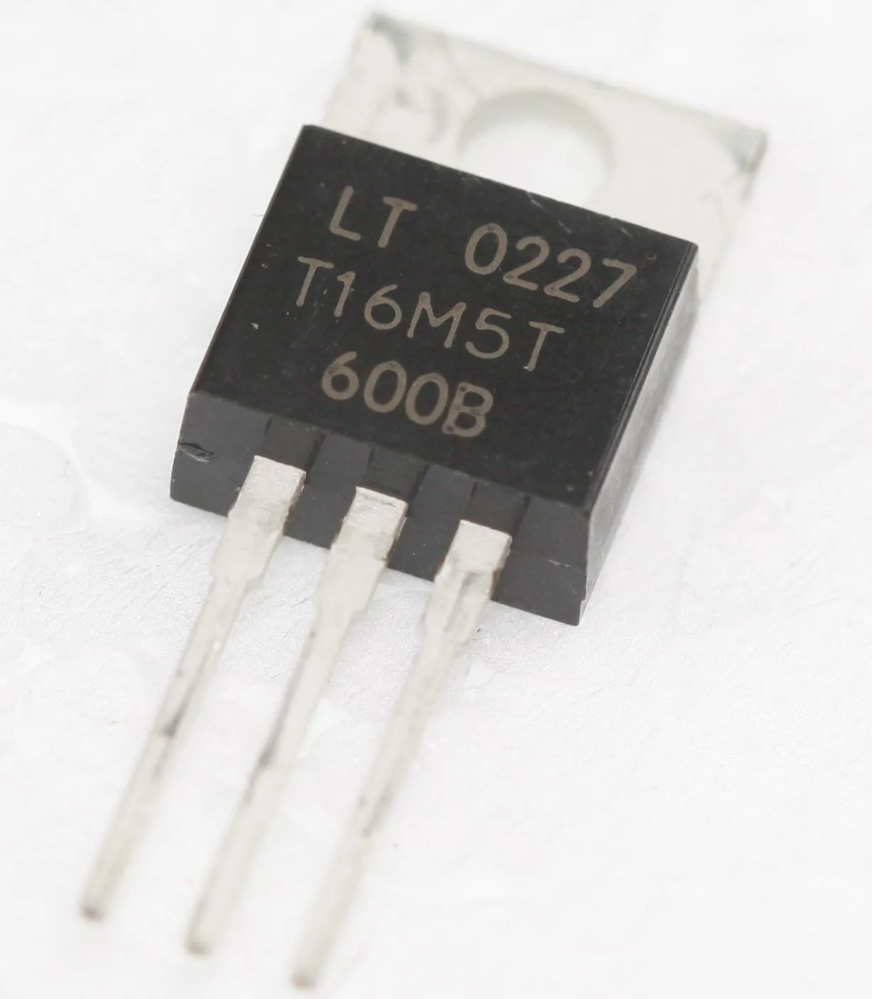 Triac 16A 600V 5mA TO220AB