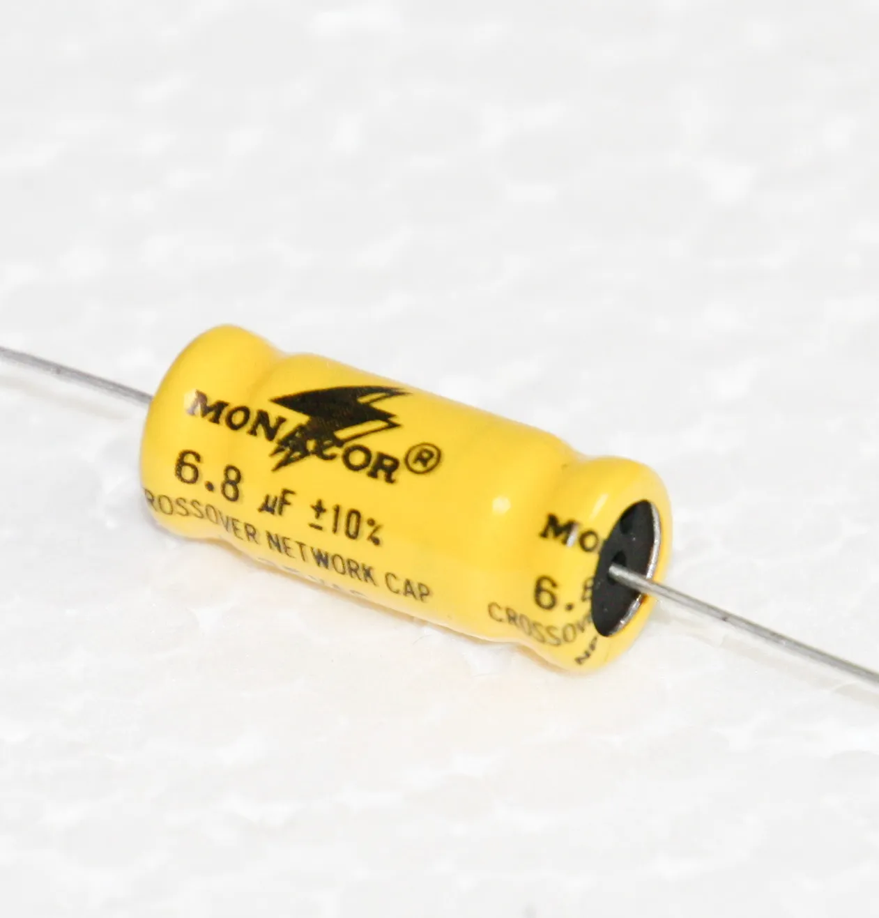 Bipolar kondensator 6.8uF