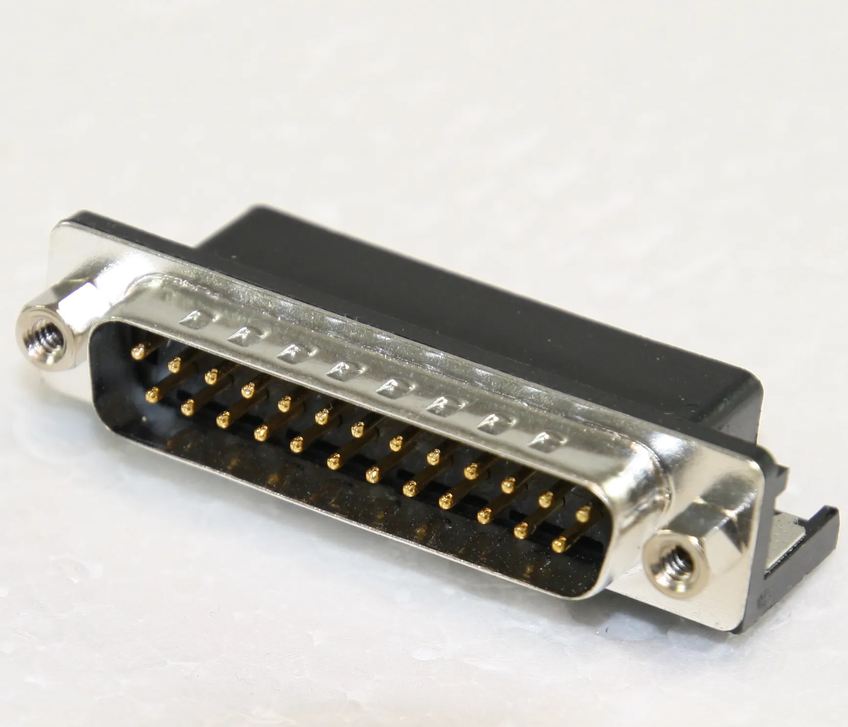D-Sub-Plug 25-Pole Solder Pin 90° HARTING