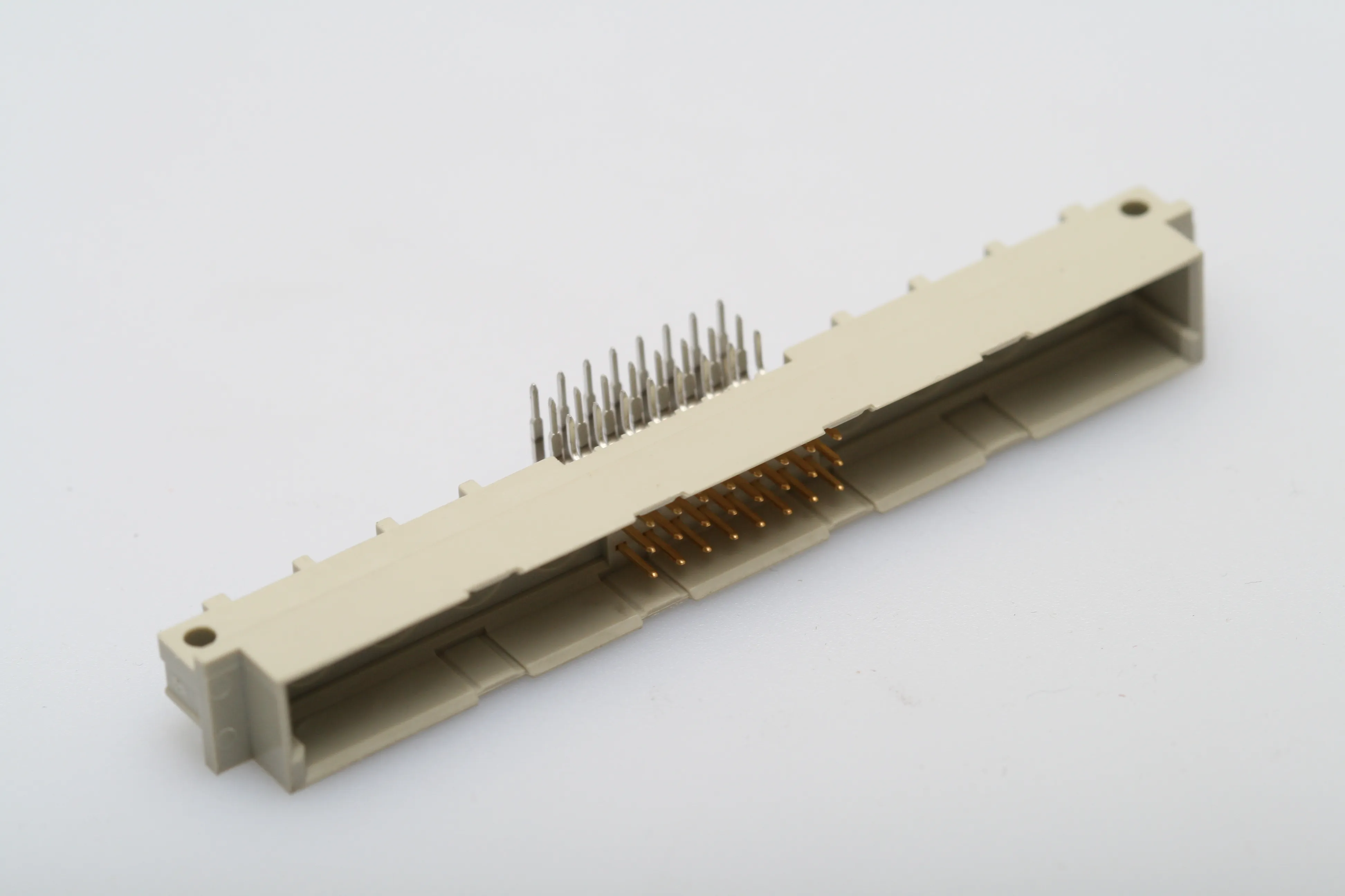 Male A+B+C Pitch2,54 24+8-Pole Angled PCB