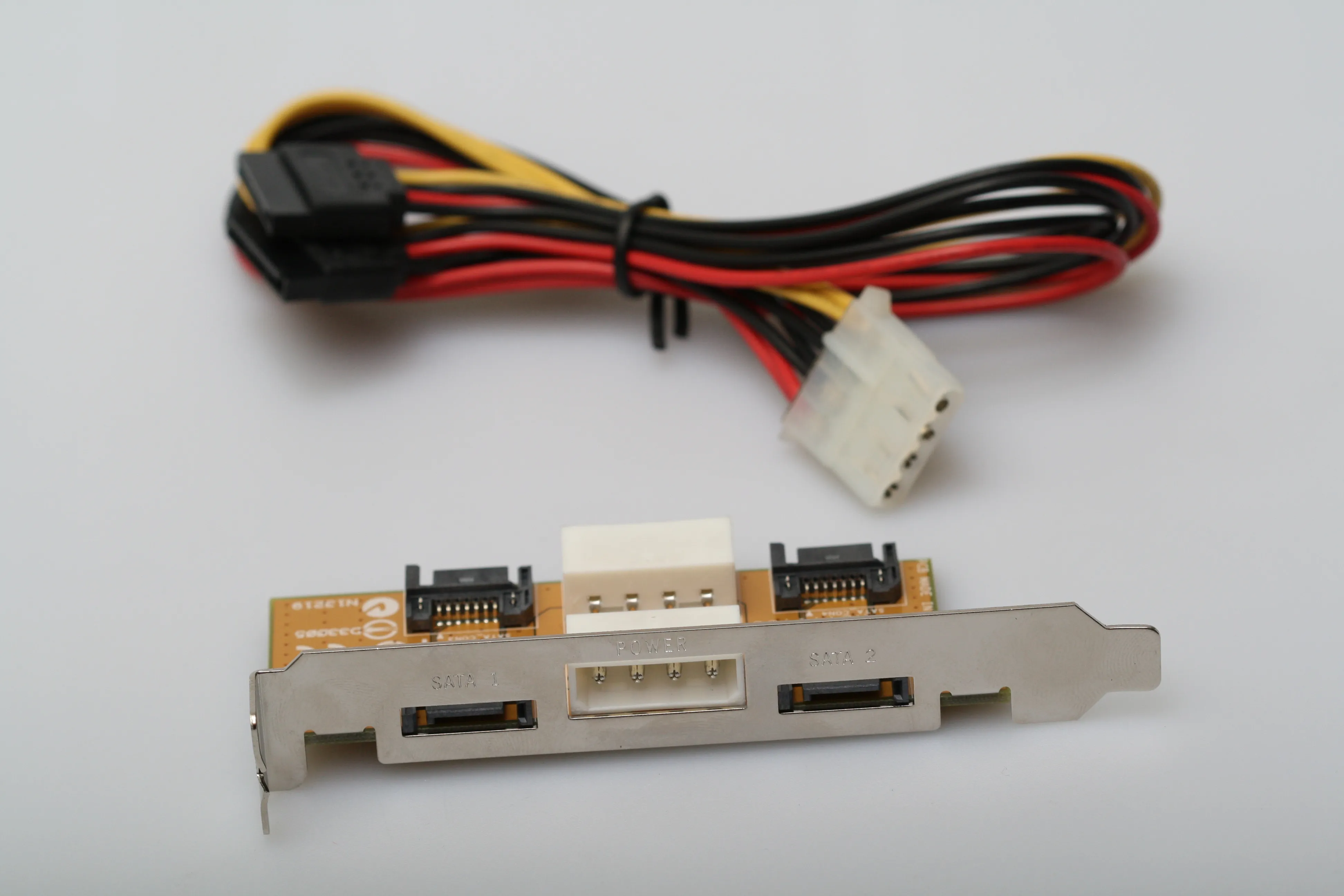2 x SATA slot, med strøm