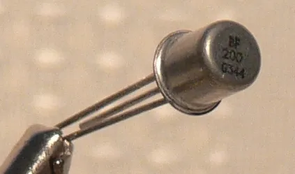 NPN FM/VHF-in 30V 20mA 130mW 650MHz TO18