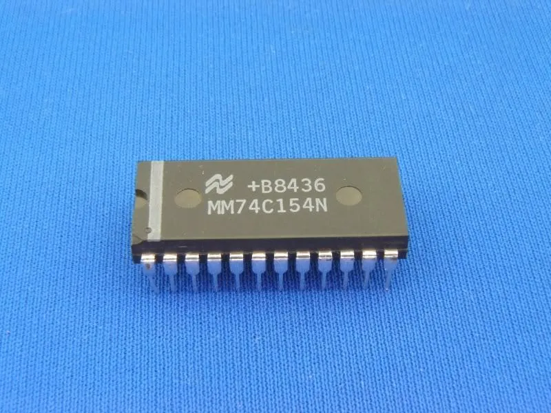4-line to 16-line Decoder/Multiplexer DIP-24