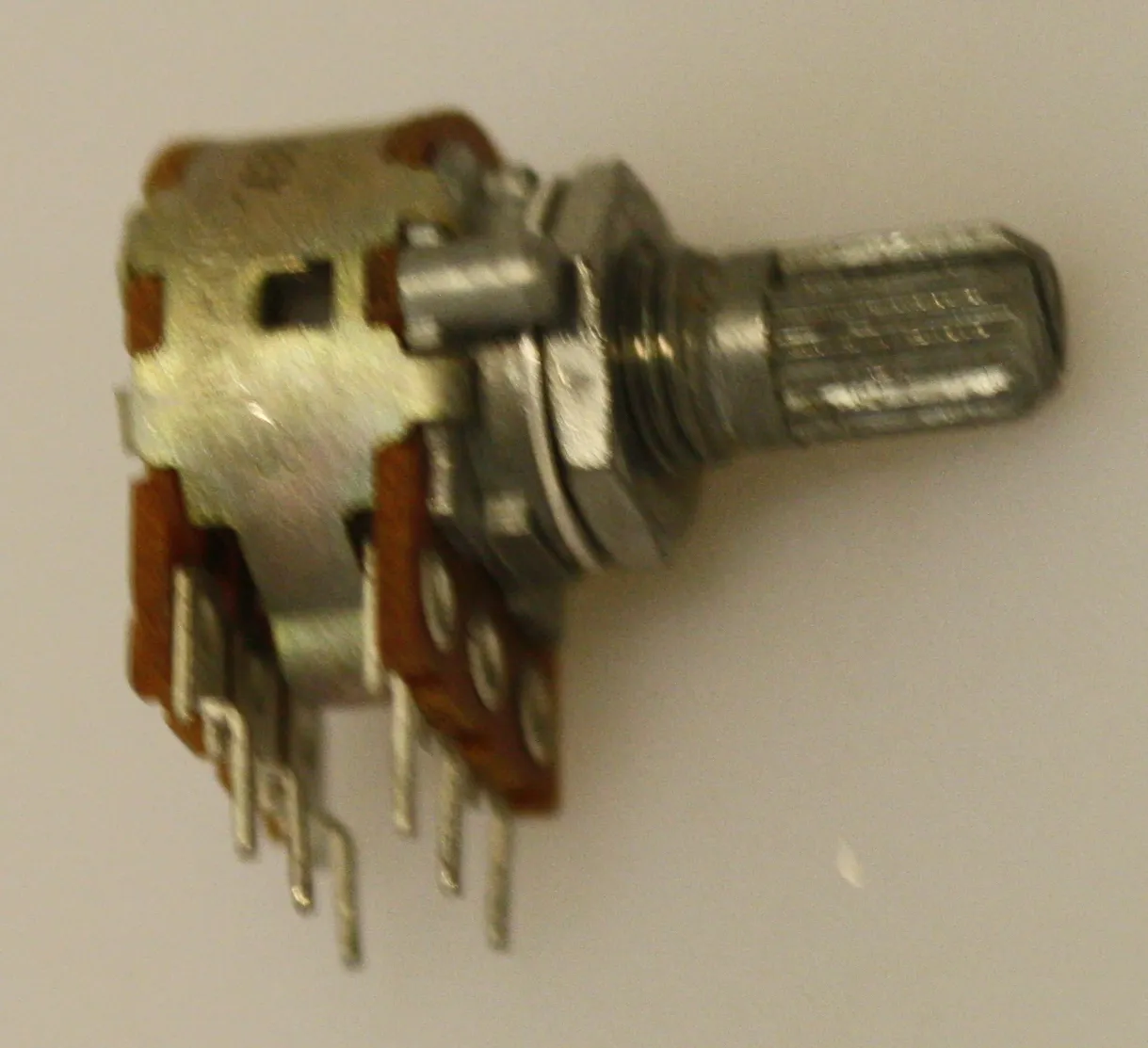 Potentiometer LINEÆR Stereo 10KOhm KORT AKSEL