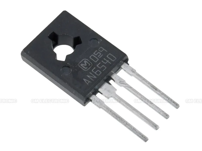 4-pin Voltage Regulator with Adjustable Rise Time