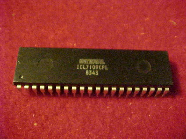 12 Bit A/D Converter With 3-State Binary Out DIP-40