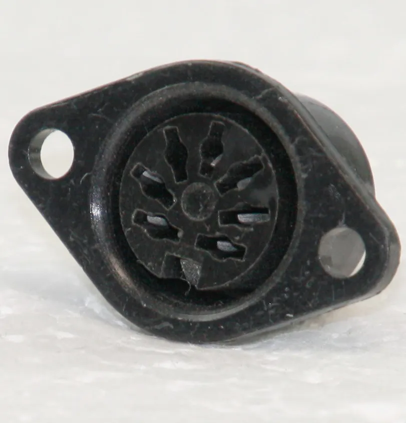 DIN bøsning chassis 7-pol PLASTIC