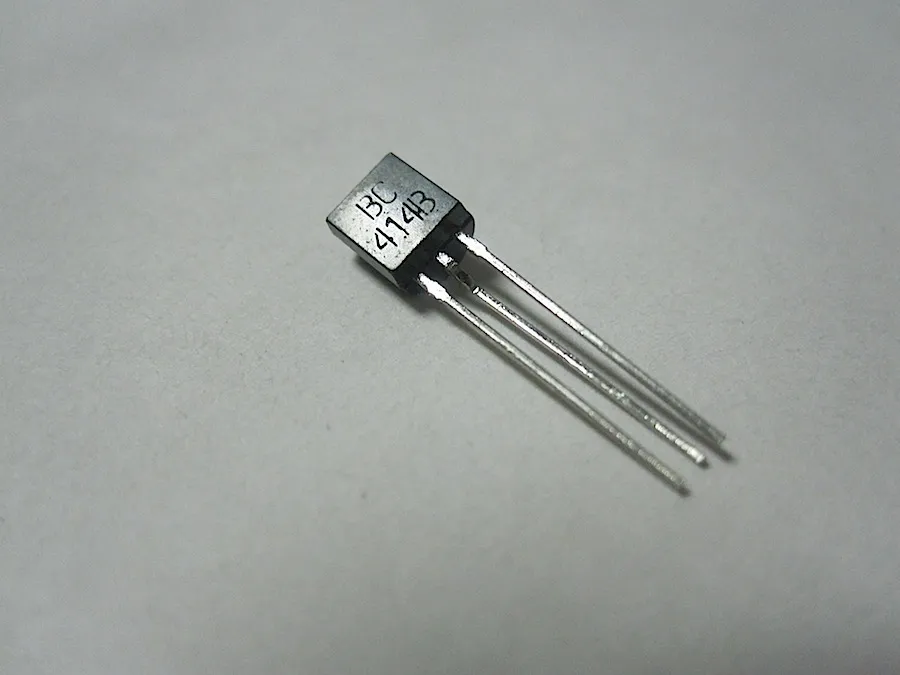 NPN 50V 0,1A 0,3W TO-92