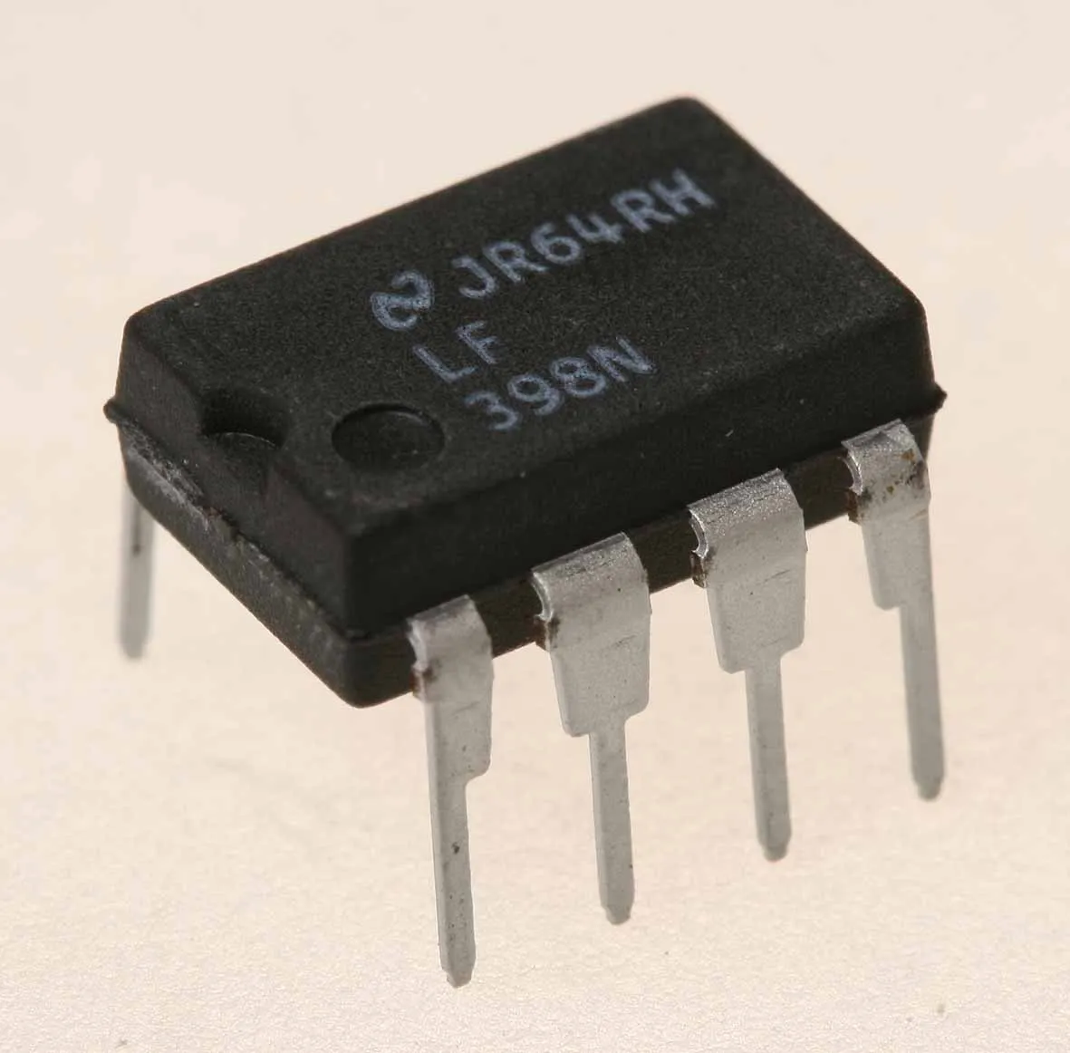 Samp+Hold Circuit 0,004% DIP-8