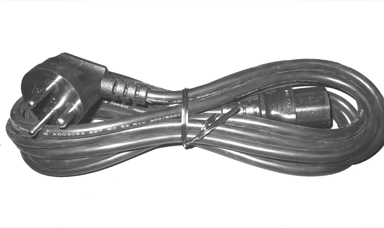 Apparat kabel m. vinklet EDB stik, 3m, SORT