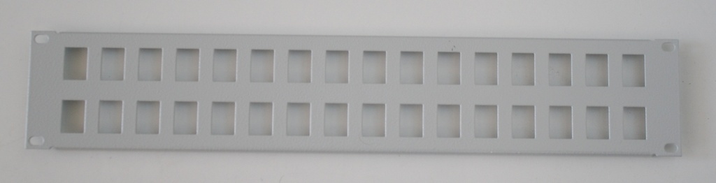 Frontpanel 32 x Firkant (16,5 x 24,2mm) 2U